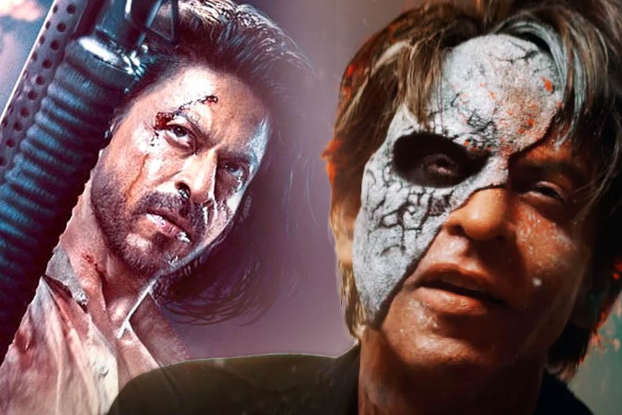 অভিনয়জগৎ থেকে সাময়িক বিরতি নিয়েছিলেন শাহরুখ খান। চার বছর পর চলতি বছরে আবার বড় পর্দায় ফিরেছেন তিনি। আট মাসের ব্যবধানে ‘পাঠান’ এবং ‘জওয়ান’-এর মতো দু’টি ছবিতে অভিনয় করে নিজের দক্ষতা আবার বুঝিয়ে দিয়েছেন অভিনেতা। দু’টি ছবিই বিশ্বজোড়া বক্স অফিসে হাজার কোটি টাকার ক্লাবে নাম লিখিয়েছে। চারদিকে যখন শাহরুখের সাফল্যের জয়গান, ঠিক সেই মুহূর্তে সমাজমাধ্যমে একটি ভিডিয়ো ছড়িয়ে পড়ায় অভিনেতার ব্যক্তিগত জীবন নিয়ে নতুন করে প্রশ্ন উঠেছে।