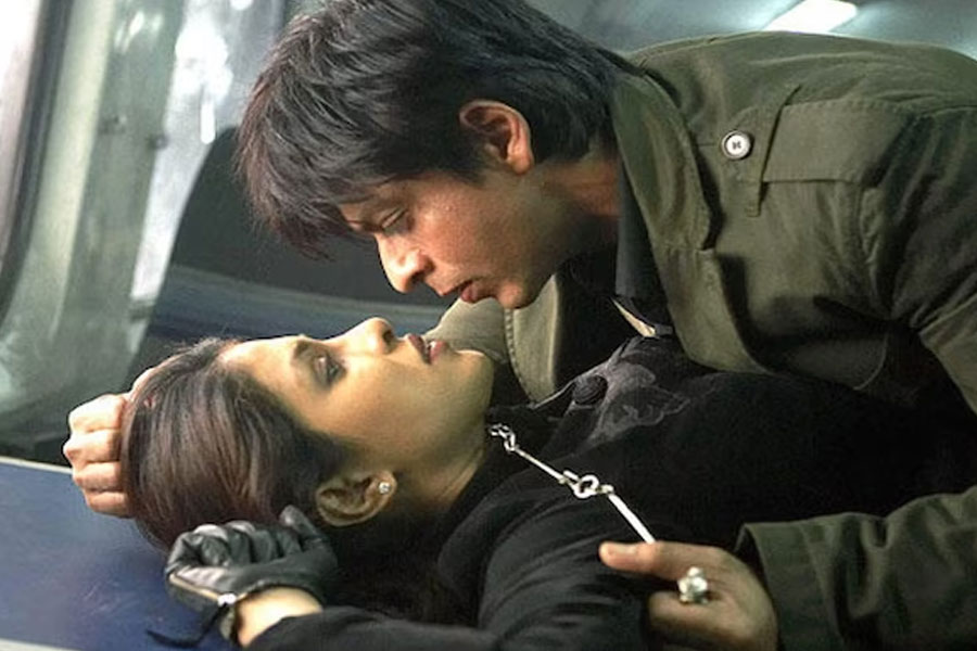 কানাঘুষো শোনা যায়, ২০১১ সালে মুক্তিপ্রাপ্ত ‘ডন’ ছবির দ্বিতীয় পর্বের শুটিং চলার সময়েও সম্পর্কে ছিলেন শাহরুখ এবং প্রিয়ঙ্কা। কিন্তু তার পর আর দুই তারকাকে জুটি বেঁধে কোনও ছবিতে অভিনয় করতে দেখা যায়নি। কেরিয়ার গড়তে বিদেশেও পাড়ি দেন অভিনেত্রী।