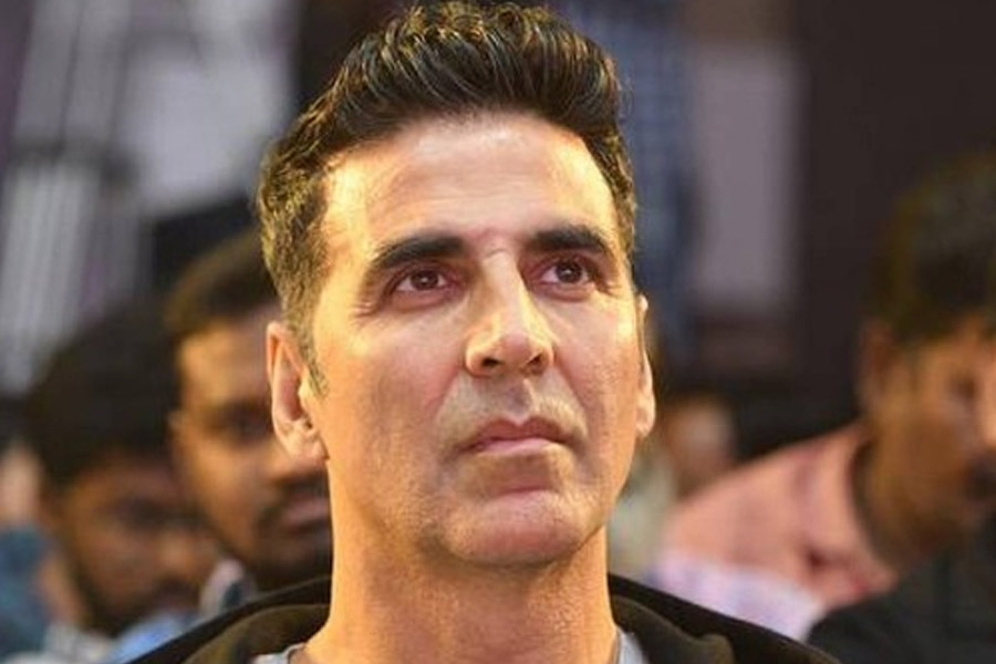 Which old school technique is followed by Shah Rukh Khan and Akshay Kumar 