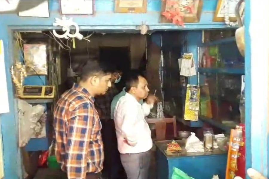 ED raids in grocery shop and ration shop in Krishnanagar