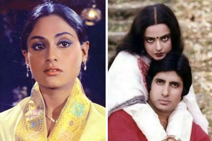 ১৯৮১ সালে যশ চোপড়ার পরিচালনায় প্রেক্ষাগৃহে মুক্তি পায় ‘সিলসিলা’ ছবিটি। এই ছবিতে অমিতাভ এবং জয়ার পাশাপাশি অভিনয় করতে দেখা যায় রেখাকে। বলিপাড়ার একাংশের অনুমান, তিন তারকার ত্রিকোণ প্রেমের কাহিনির উপর ভিত্তি করেই নাকি ‘সিলসিলা’ ছবির চিত্রনাট্য নির্মাণ করেছিলেন যশ।