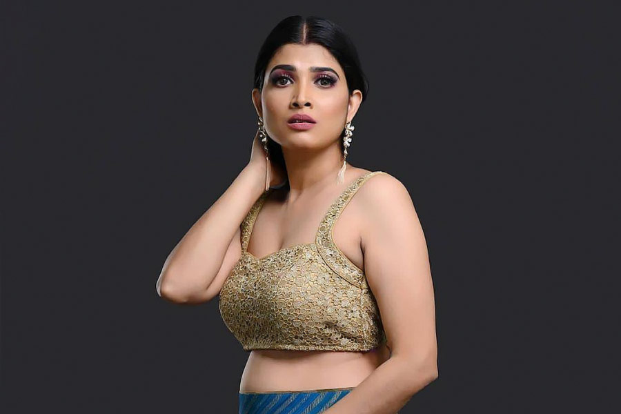 অভিনেত্রী দিব্যা প্রভা।