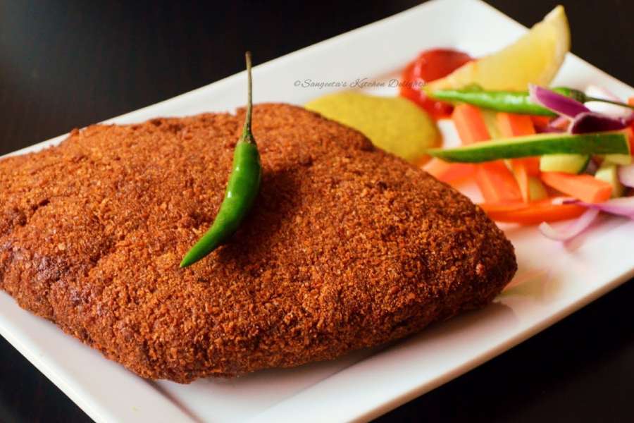 ভোলানাথ কেবিন: গিরিশ অ্যাভিনিউতে ঠিক গিরিশ ঘোষের বাড়ির কাছেই এই দোকান। চপ কাটলেট পছন্দ করলে ঢুঁ মারুন এই দোকানে। শেষে চা। ব্যস, পুজোর সন্ধ্যা জমে ক্ষীর।