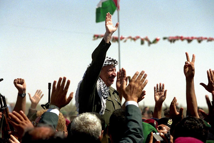 ছেলেবেলায় কুস্তি অনুশীলনের সময় আঘাত পেয়ে চলচ্ছক্তিহীন হয়ে পড়া ইয়াসিন তাঁর অননুকরণীয় বক্তৃতায় সহজেই মানুষকে আকৃষ্ট করতে পারতেন। সত্তরের দশকে আধ্যাত্মিক নেতা হিসাবে গাজ়া ভূখণ্ডে অনুরাগীদের বড়সড় বাহিনী গড়ে তুলেছিলেন তিনি। 