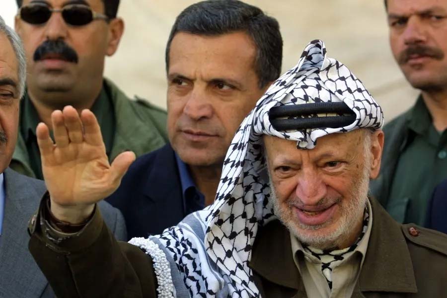 সে সময় থেকেই সঙ্গে পিএলও-র সঙ্গে দূরত্ব বাড়াতে থাকেন ইয়াসিন। ঘটনাচক্রে, সে সময় লেবানন এবং জর্ডনের সঙ্গে পিএলও নেতৃত্বের মতবিরোধ হয়েছিল। যার জেরে প্যালেস্তিনীয়দের কয়েকটি শরণার্থী শিবিরে হামলাও চালানো হয়। পরিস্থিতির সুযোগ পান তিনি।