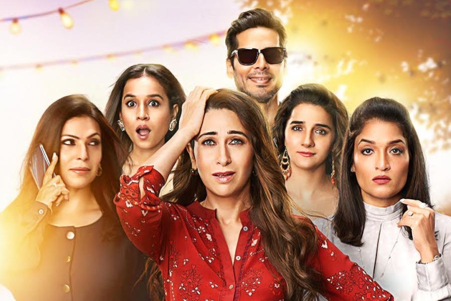 ২০২০ সালে একতা কপূরের ‘মেন্টালহুড’ ওয়েব সিরিজ়ে শেষ অভিনয় করতে দেখা যায় করিশ্মাকে। বলিপাড়া সূত্রে খবর, সম্প্রতি ‘ব্রাউন’ নামের একটি ওয়েব সিরিজ়েও দেখা যাবে তাঁকে। বলি পরিচালক হোমি আদাজানিয়ার ‘মার্ডার মুবারক’ ছবিতেও অভিনয় করার কথা রয়েছে কপূর-কন্যার।