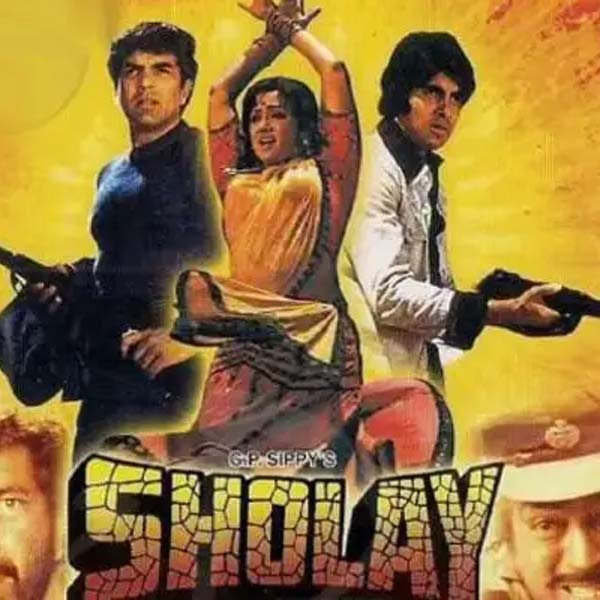 ‘শোলে’ ছবিটি অমিতাভের জীবনে মাইলফলক তৈরি করেছে। ১৯৭৫ সালে রমেশ সিপ্পির পরিচালনায় মুক্তিপ্রাপ্ত এই ছবিতে জয়-বীরুর জুটি, বসন্তি এবং গব্বর সিংহের চরিত্র জনপ্রিয় হয়ে ওঠে।