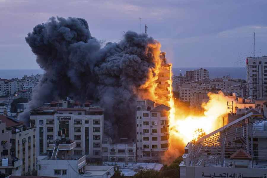 What is Hezbollah and how they are involved in Israel War