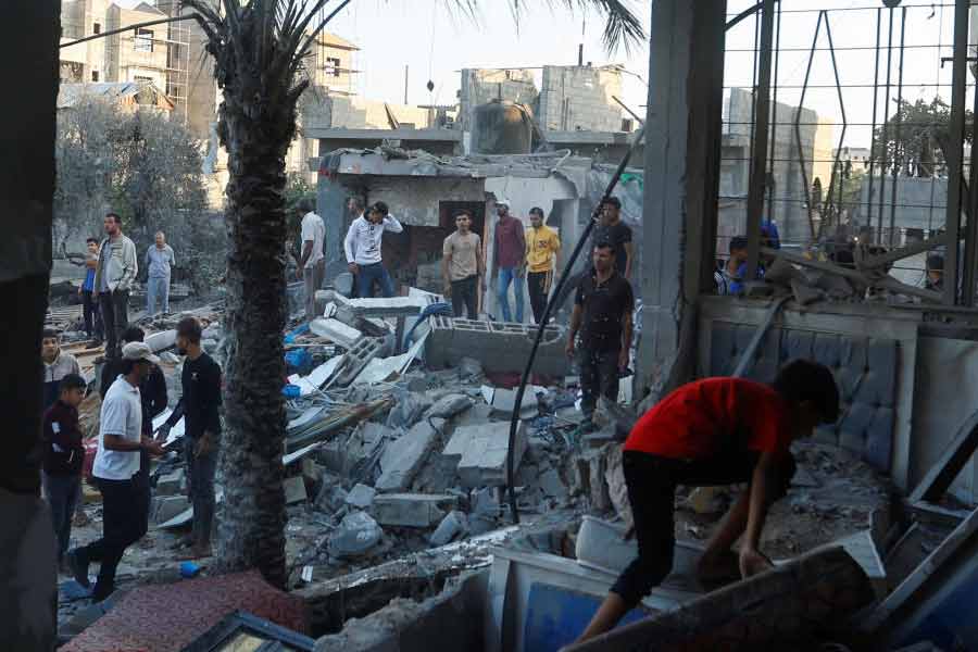 What is Hezbollah and how they are involved in Israel War