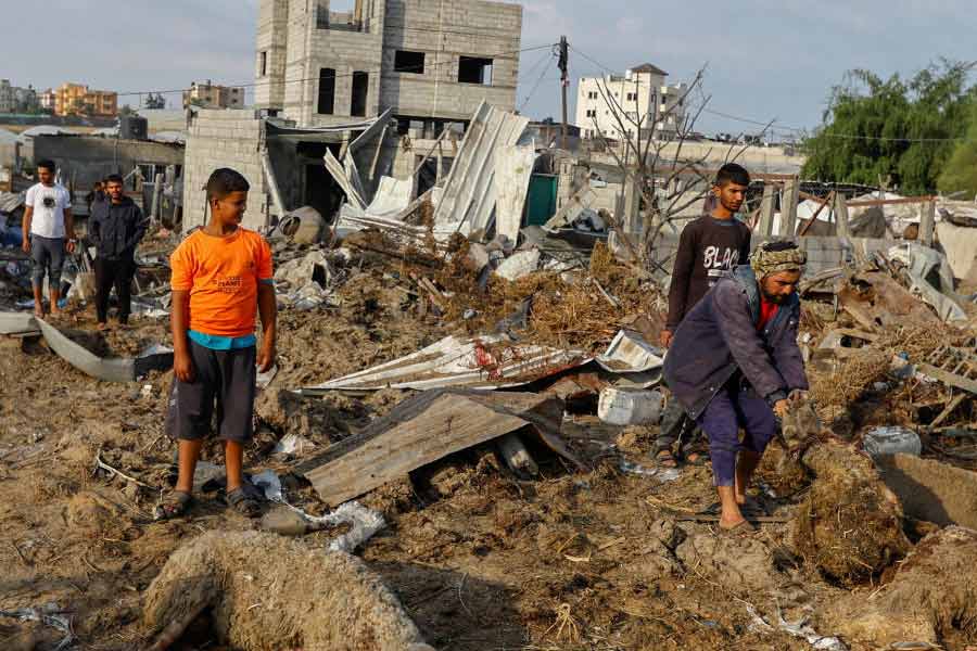 What is Hezbollah and how they are involved in Israel War