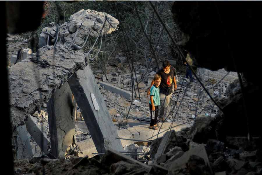 What is Hezbollah and how they are involved in Israel War