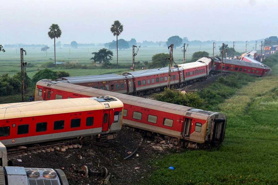 Train cancellation and diversion due to Buxar’s train accident of Bihar dgtl