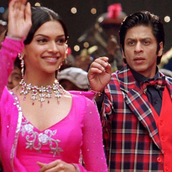 বলিপাড়া সূত্রে খবর, ‘ওম শান্তি ওম’ ছবিতে অভিনয়ের জন্য কোনও পারিশ্রমিক নেননি দীপিকা। শাহরুখের সঙ্গে অভিনয়ের সুযোগ পেয়ে আপ্লুত দীপিকা নাকি পারিশ্রমিক নিতেই চাননি।