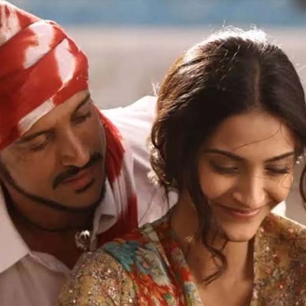 রাকেশ ওমপ্রকাশ মেহরার পরিচালনায় প্রেক্ষাগৃহে মুক্তি পায় ‘ভাগ মিলখা ভাগ’ ছবিটি। এই ছবিতে মুখ্যচরিত্রে অভিনয় করেন ফারহান আখতার। ফারহানের বিপরীতে পার্শ্বচরিত্রে অভিনয় করেন বলি অভিনেত্রী সোনম কপূর।