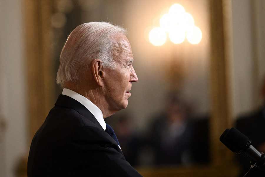 হামাসের নেপথ্যে ইরানের হাত থাকার ইঙ্গিত আমেরিকার কাছে এই বার্তাই তুলে ধরেছে যে, বরাবর বেপরোয়া হয়েই রয়ে যাবে আরবভূমের এই অংশ। তাই ইজ়রায়েলের মাধ্যমে বিদ্রোহী আরব জাতীয়তাবাদীদের দমন করার নীতি নিয়েই এগোচ্ছে আমেরিকা।