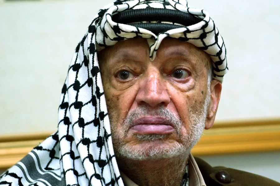 আলাদা করে উল্লেখ করতে হয় ইজ়রায়েল এবং প্যালেস্তাইনের চরমপন্থী এবং উগ্র জাতীয়তাবাদী রাজনীতির কথাও। ক্লিন্টনের উপস্থিতিতে আরাফতের সঙ্গে হাত মেলানো ইজ়রায়েলি প্রধানমন্ত্রী রবিনকে খুন হতে হয় নিজের দেশেই।