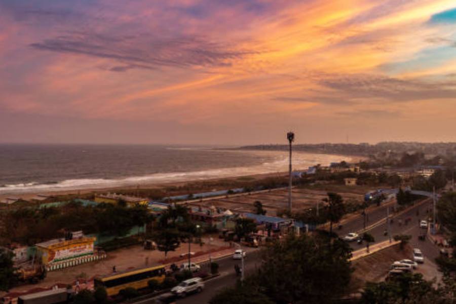 থাকার জায়গা - অসংখ্য বড়-ছোট, নানান রেটের হোটেল রয়েছে।  এই প্রতিবেদনটি ‘আনন্দ উৎসব’ ফিচারের একটি অংশ।