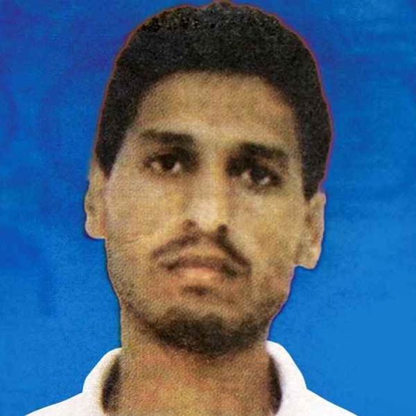 হামাসের সামরিক শাখা ইজ় আল-দিন আল-কাসাম ব্রিগেডের প্রধান মহম্মদ দেইফের পরিকল্পনাতেই ৭ অক্টোবর ইহুদিদের পবিত্র দিবস সিমহাত টোরায় গাজ়া ভূখণ্ড থেকে নজিরবিহীন হামলার শিকার হতে হয়েছে ইজ়রায়েলকে। এই সফল ত্রিমুখী হামলার নেপথ্যে ছিল দু’বছরের নিরবচ্ছিন্ন অনুশীলন এবং পরিকল্পনা।