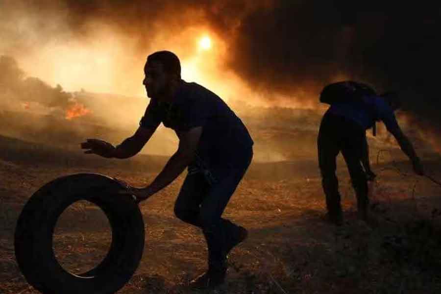 ইজ়রায়েলি সেনার হামলার বিধ্বস্ত গাজ়ায় আল-কাসাম ব্রিগেডের একটি সীমান্তবর্তী ডেরা থেকে উদ্ধার করা কিছু নথিপত্র আমেরিকার ওয়াল স্ট্রিট জার্নালের হাতে এসেছে। তার মধ্যে রয়েছে আরবি ভাষায় লেখা চলতি বছরের ১৫ জুন তারিখের ১৪ পাতার একটি ‘টপ সিক্রেট’ নথি।