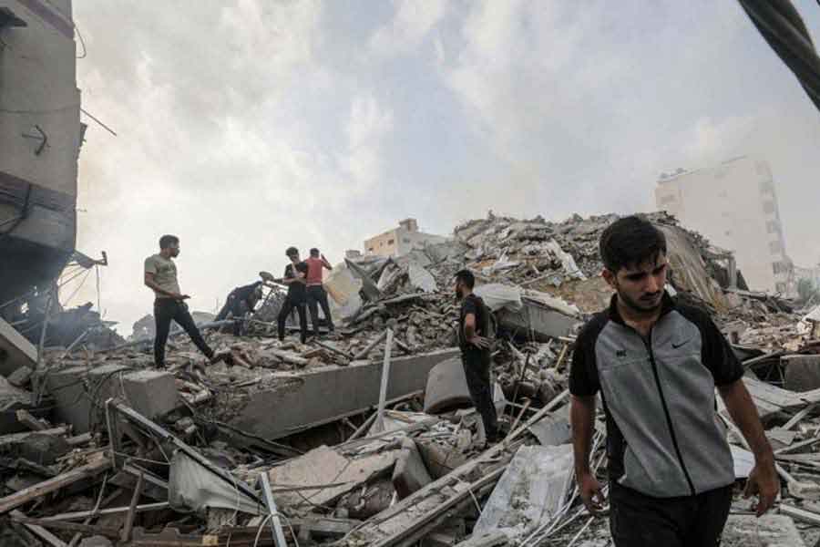 ২০২১ সালের মে মাসে ১৫ দিনের ইজ়রায়েলি হামলায় তিনশো প্যালেস্তিনীয়ের মৃত্যুর পরেই প্রত্যাঘাতের পরিকল্পনা কর‌তে শুরু করেছিলেন দেইফ। তাঁর সহযোগী ছিলেন, গাজ়ায় হামাসের প্রধান নেতা ইয়াহিয়া সিনওয়ার এবং হামাসের বিদেশ সংক্রান্ত শাখার ভারপ্রাপ্ত নেতা আলি বারাকা-সহ হাতেগোনা কয়েক জন।