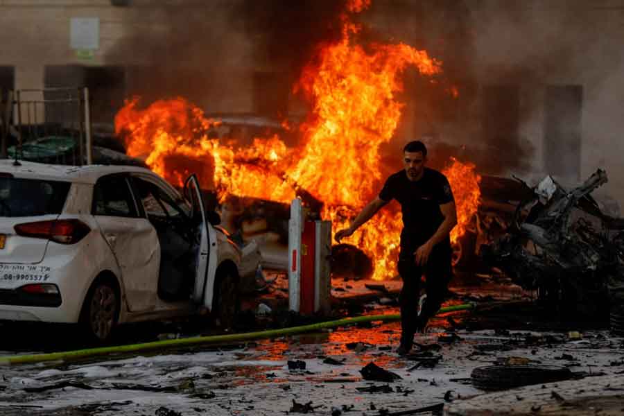 বারাকা বুধবার রয়টার্সকে বলেন, ‘‘দু’বছরেরও বেশি সময় ধরে আমরা এর জন্য প্রস্তুতি নিয়েছিলাম।’’ ইজ়রায়েলি সেনার একটি সূত্র উদ্ধৃত করে প্রকাশিত খবরে দাবি, ২০২০ সালের ডিসেম্বর থেকে চলতি বছরের গোড়া পর্যন্ত, অর্থাৎ দু’বছরেও বেশি সময় ধরে চলেছিল হামলার প্রশিক্ষণ।