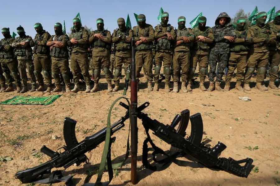 ছ’টি শিবিরের উপগ্রহচিত্র পর্যবেক্ষণ করে দেখা গিয়েছে, কয়েক মাস আগেই সেখানে যাবতীয় তৎপরতা বন্ধ হয়ে গিয়েছিল। মনে করা হচ্ছে, সফল প্রশিক্ষণের পর হামলার প্রয়োজনীয় অস্ত্রশস্ত্র, অন্যান্য উপকরণ এবং পরিকাঠামোর বন্দোবস্ত করতে সক্রিয় ছিল হামাস। এই পর্বেও ছিল চূড়ান্ত গোপনীয়তা।