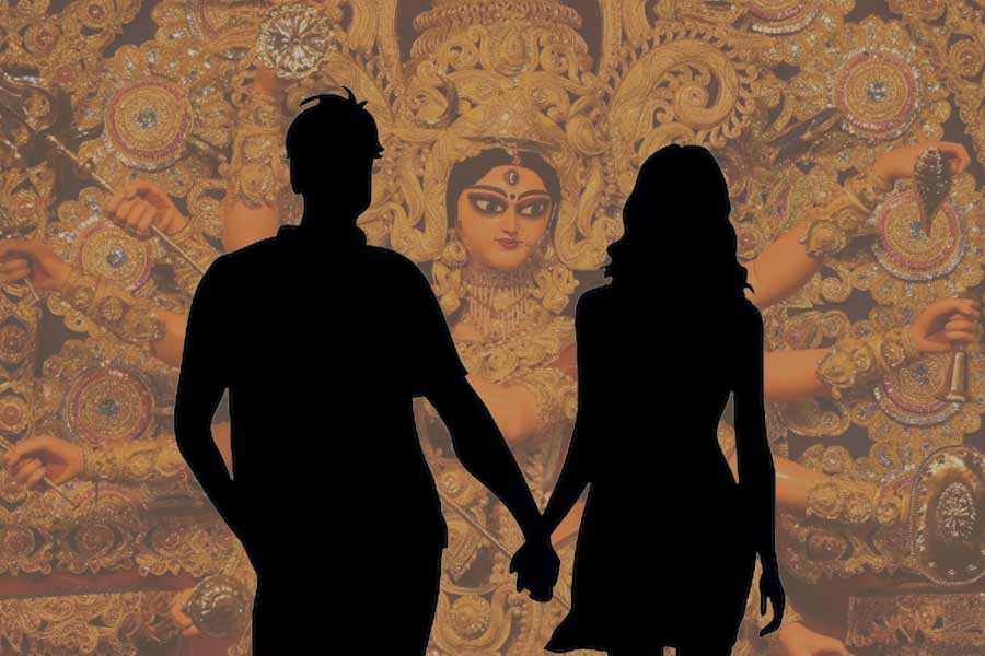 List of Tollywood couples who were together last year Durga Puja but broke up this year