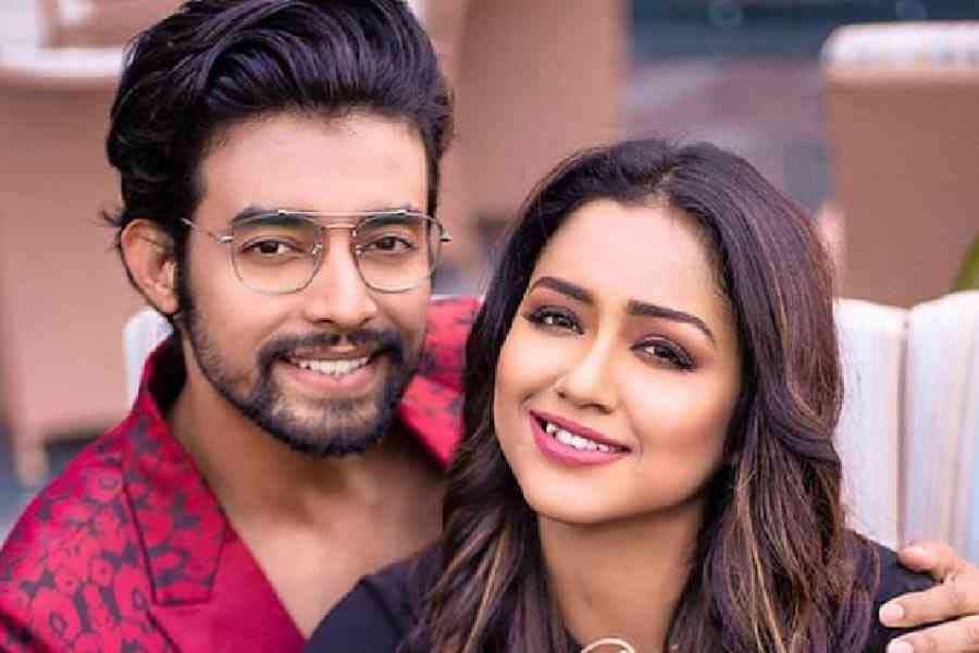 List of Tollywood couples who were together last year Durga Puja but broke up this year