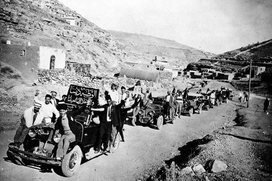 ১৯৪৮ সালে প্যালেস্তাইন ভেঙে যায় দু’খণ্ডে। আলাদা রাষ্ট্র হিসাবে স্বীকৃতি পায় ইজ়রায়েল। শুরু হয় নতুন লড়াই। ইজ়রায়েলিদের তাড়া খেয়ে দেশ ছেড়ে পালাতে হয় বহু প্যালেস্তিনীয়কে। 