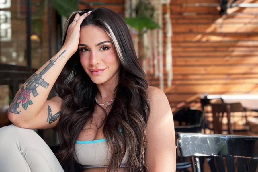 আইডিএফে কাজ করার সময় সেনার পোশাকে বহু বার তাঁর ছবি ভাইরাল হয়েছে।