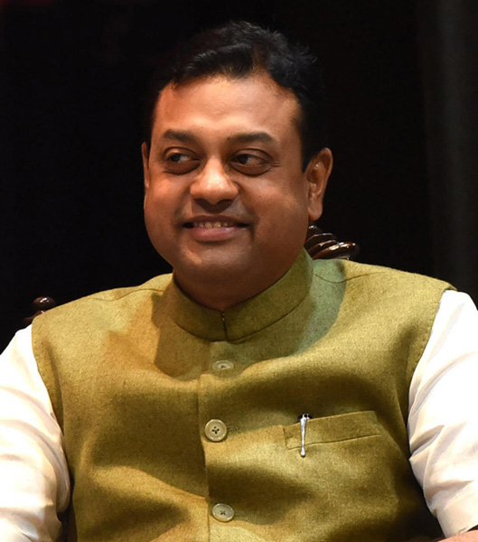মরিয়া: বিজেপির মুখপাত্র সম্বিত পাত্র।