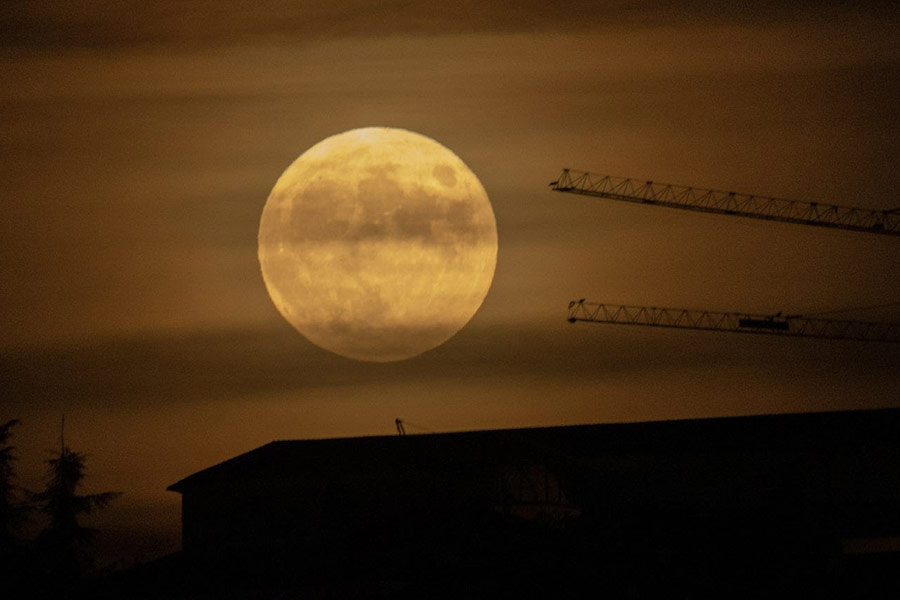 Scientists say the Moon is drifting away from the Earth slowly 