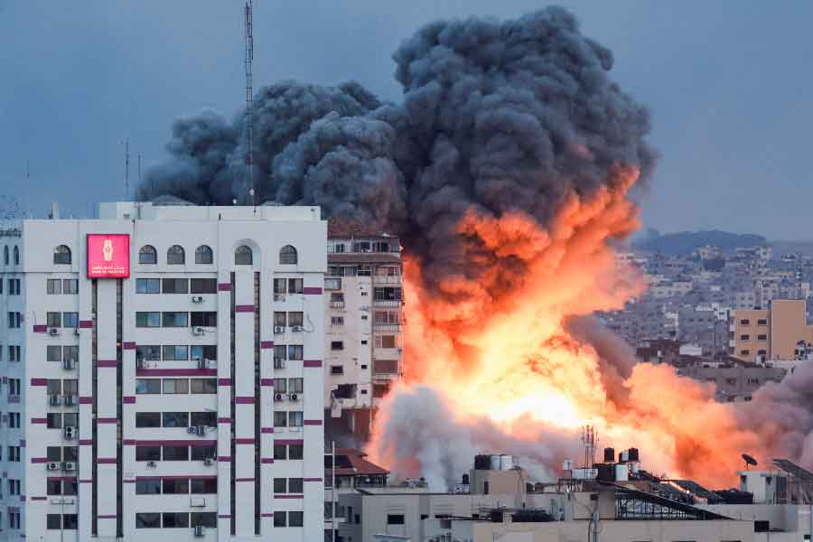 ২০২১ সালে ইজ়রায়েল ডিফেন্স ফোর্স (আইডিএফ) দাবি করেছিল, ১০০ কিলোমিটারেরও বেশি হামাসের তৈরি সুড়ঙ্গপথ ধ্বংস করে দিয়েছে তারা। কিন্তু হামাস নেতা ইয়াহা সিনবার পরবর্তী কালে দাবি করেন, গাজ়ায় ৫০০ কিলোমিটার সুড়ঙ্গপথ রয়েছে। যার মধ্যে মাত্র ৫ শতাংশ ক্ষতিগ্রস্ত হয়েছে। বেশ কয়েকটি রিপোর্টের দাবি, এই সুড়ঙ্গপথে মাদক, নিষিদ্ধ দ্রব্যাদি, অস্ত্রের চোরাকারবারের জন্য ব্যবহার করা হয়। এই সুড়ঙ্গ গোলকধাঁধার মতো। কোথায় শুরু, কোথায় শেষ তার হদিস পাওয়া মুশকিল।
