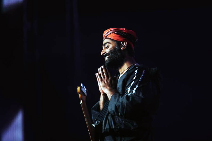 How much Arijit Singh charges for performing at weddings and events