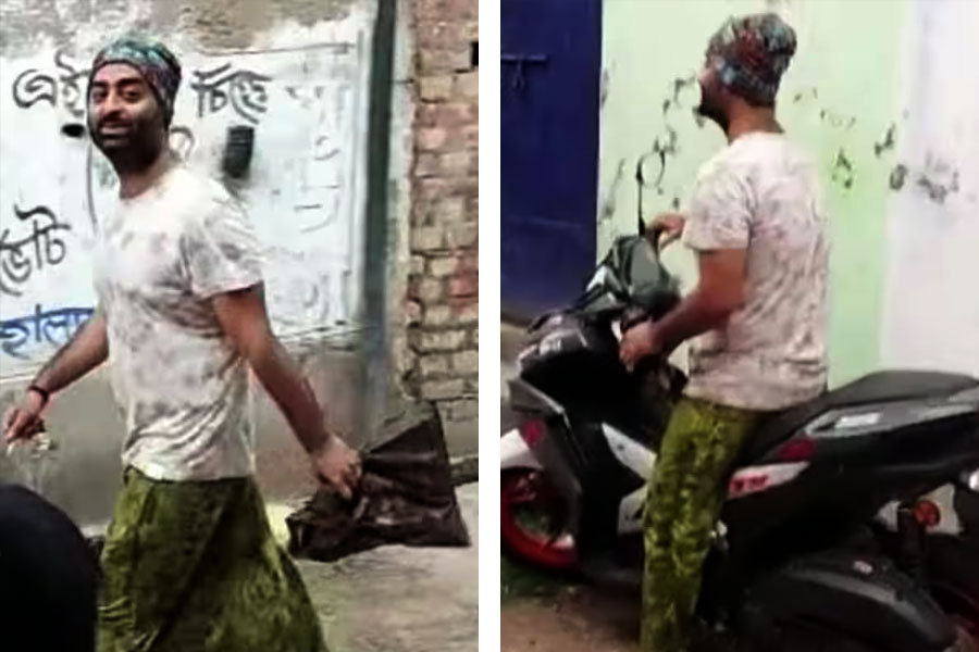 How much Arijit Singh charges for performing at weddings and events