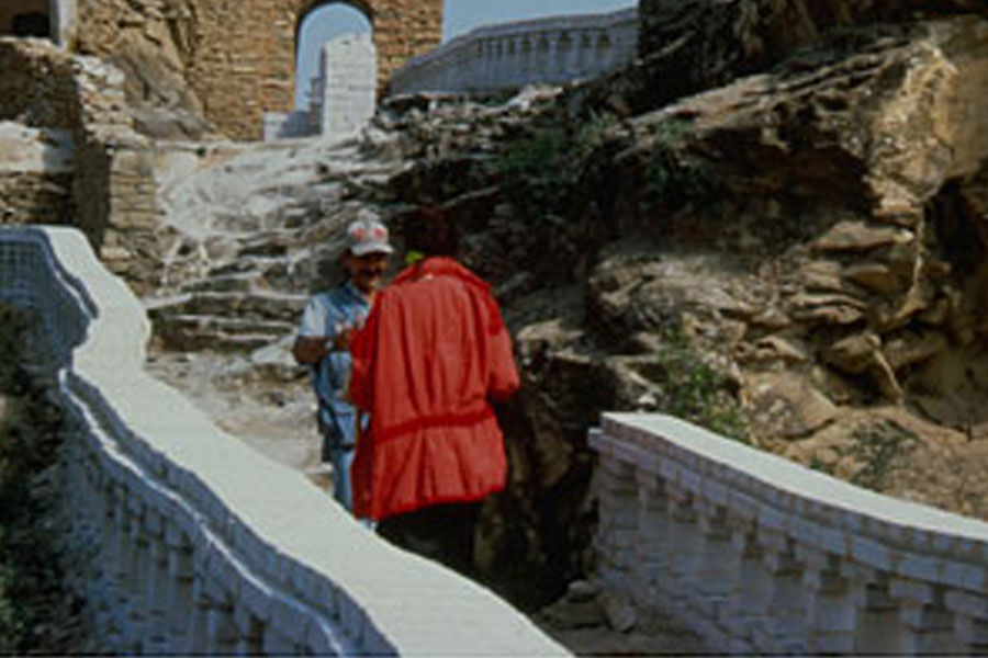 Break Up story of performing artist Marina Abramović and Ulay who walks in Great Wall of China to break up 
