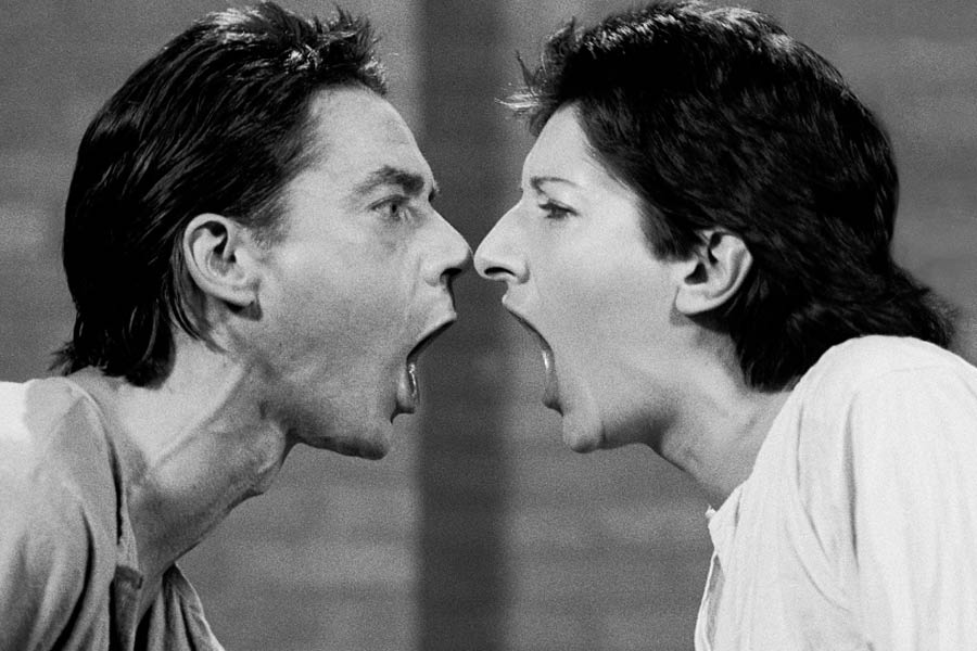 Break Up story of performing artist Marina Abramović and Ulay who walks in Great Wall of China to break up 