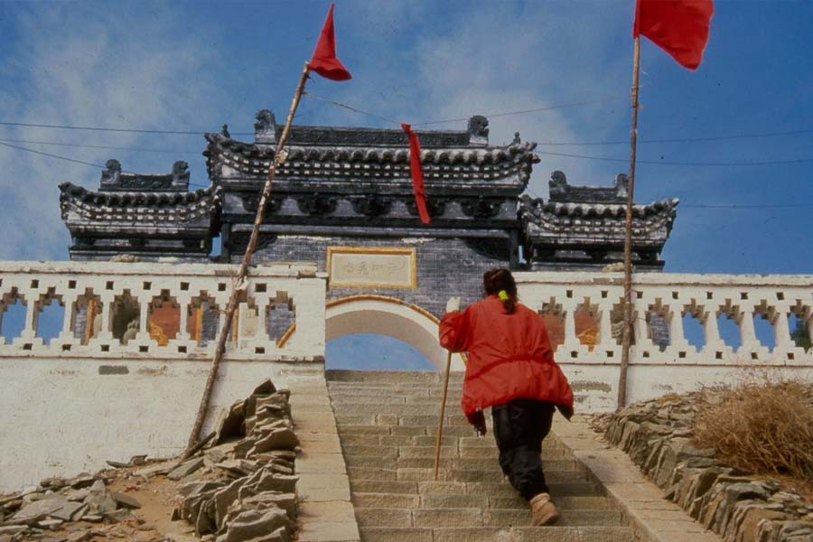 Break Up story of performing artist Marina Abramović and Ulay who walks in Great Wall of China to break up 