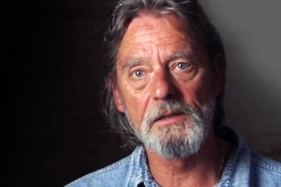 Break Up story of performing artist Marina Abramović and Ulay who walks in Great Wall of China to break up 