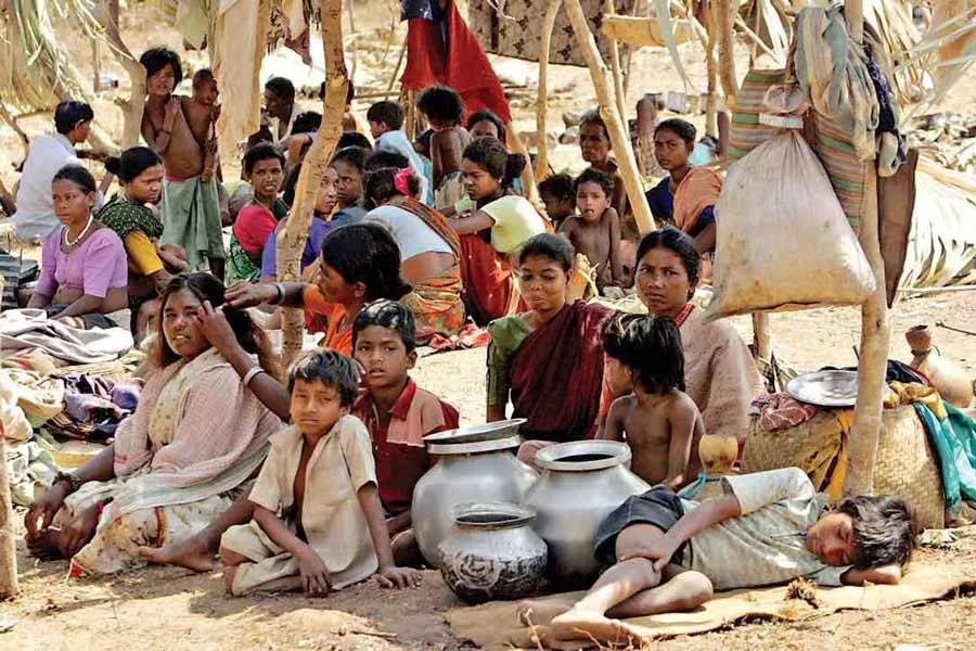 প্রশ্ন উঠতে পারে, গোটা পৃথিবীতে যেখানে কোটি কোটি মানুষ দু’বেলা স্বাস্থ্যকর খাবার আর স্বচ্ছ পানীয় জলের আশায় হাপিত্যেশ করে বসে থাকেন, সেখানে খাবারের জন্য একটি দিন উদ্‌যাপনের ‘বিলাসিতা’র কি সত্যিই কোনও প্রয়োজন আছে?