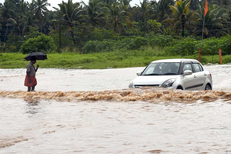 School-Colleges shut in Thiruvananthapuram of Kerala as water enters houses