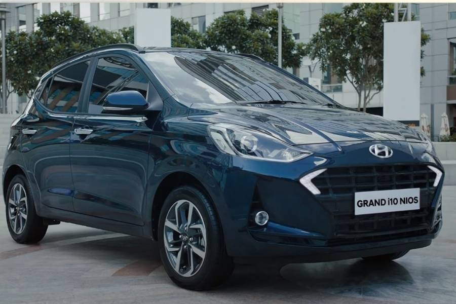 ৩. গ্র্যান্ড আই ১০ নিওঁ - ছাড় ৪৩ হাজার টাকা, অরাঁ - ছাড় ৩৩ হাজার টাকা