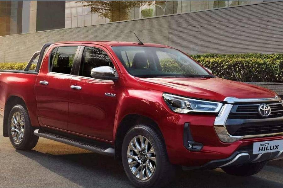 ৬. এসইউভি -টয়োটো হাইলাক্স - ছাড় ১ থেকে ৫ লাখ টাকা