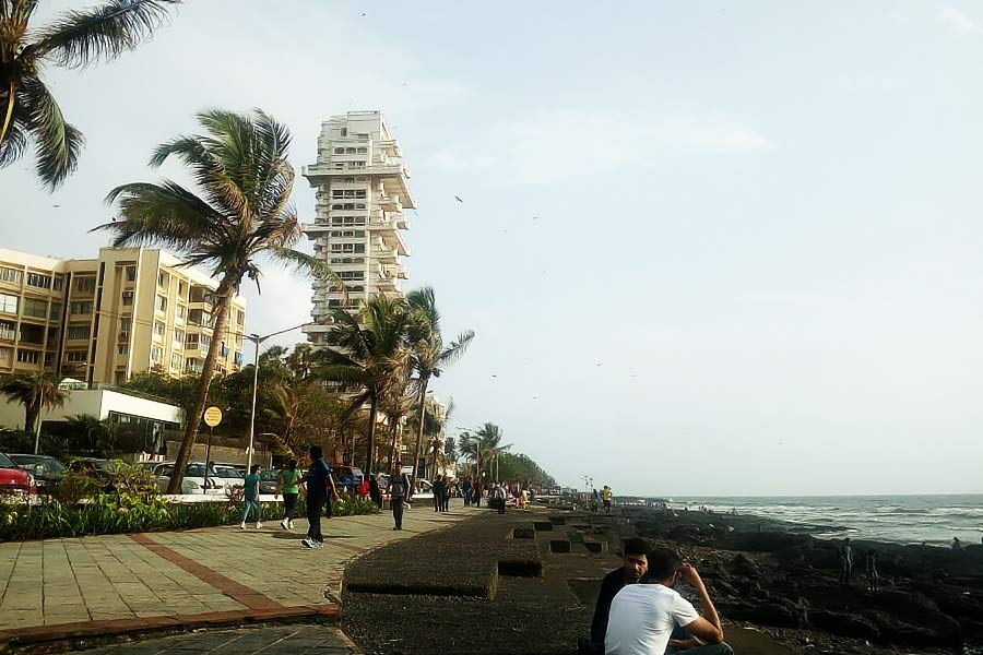 Mumbai Bungalow that was home for three superstars, all lost stardom for ‘curse’