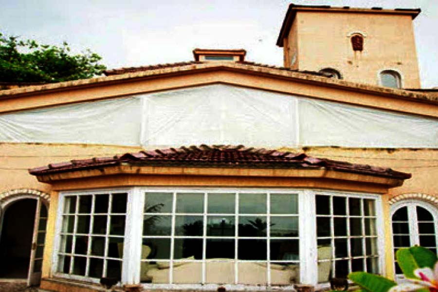 Mumbai Bungalow that was home for three superstars, all lost stardom for ‘curse’