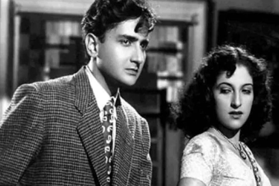 Mumbai Bungalow that was home for three superstars, all lost stardom for ‘curse’