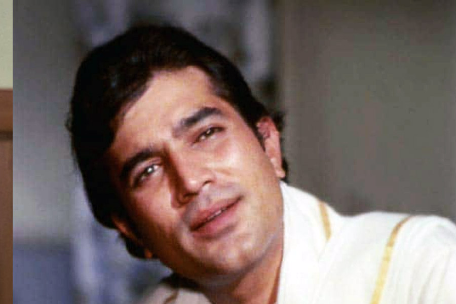 Mumbai Bungalow that was home for three superstars, all lost stardom for ‘curse’