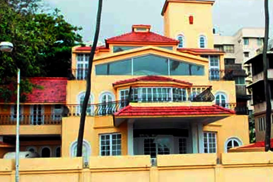 Mumbai Bungalow that was home for three superstars, all lost stardom for ‘curse’