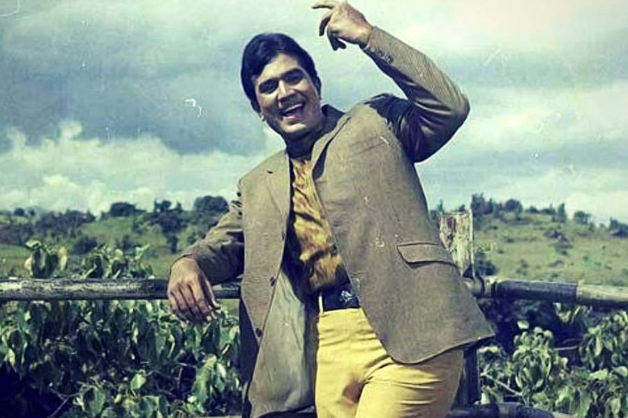 Mumbai Bungalow that was home for three superstars, all lost stardom for ‘curse’