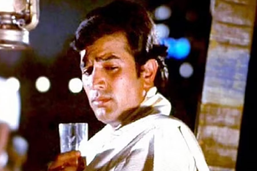 Mumbai Bungalow that was home for three superstars, all lost stardom for ‘curse’